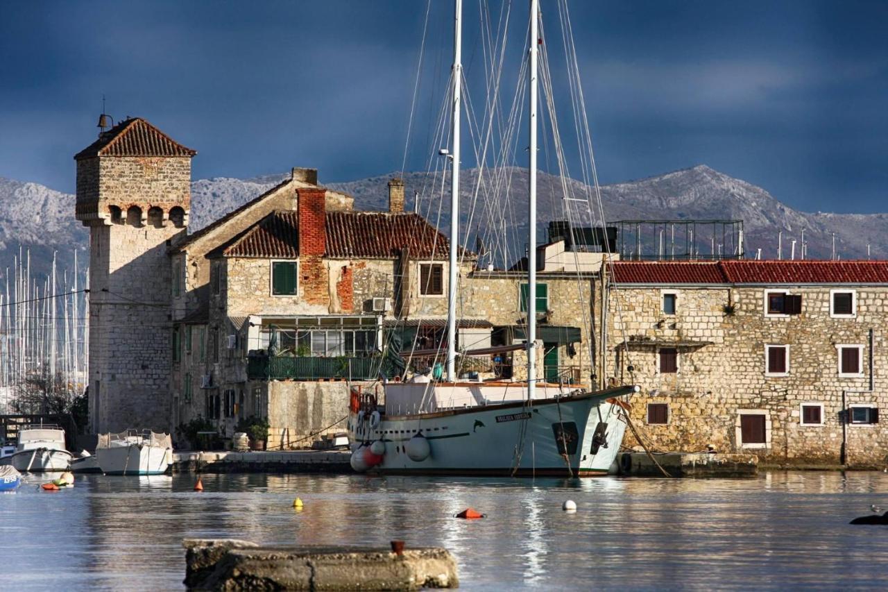 Apartments Toma Kastela Exterior photo